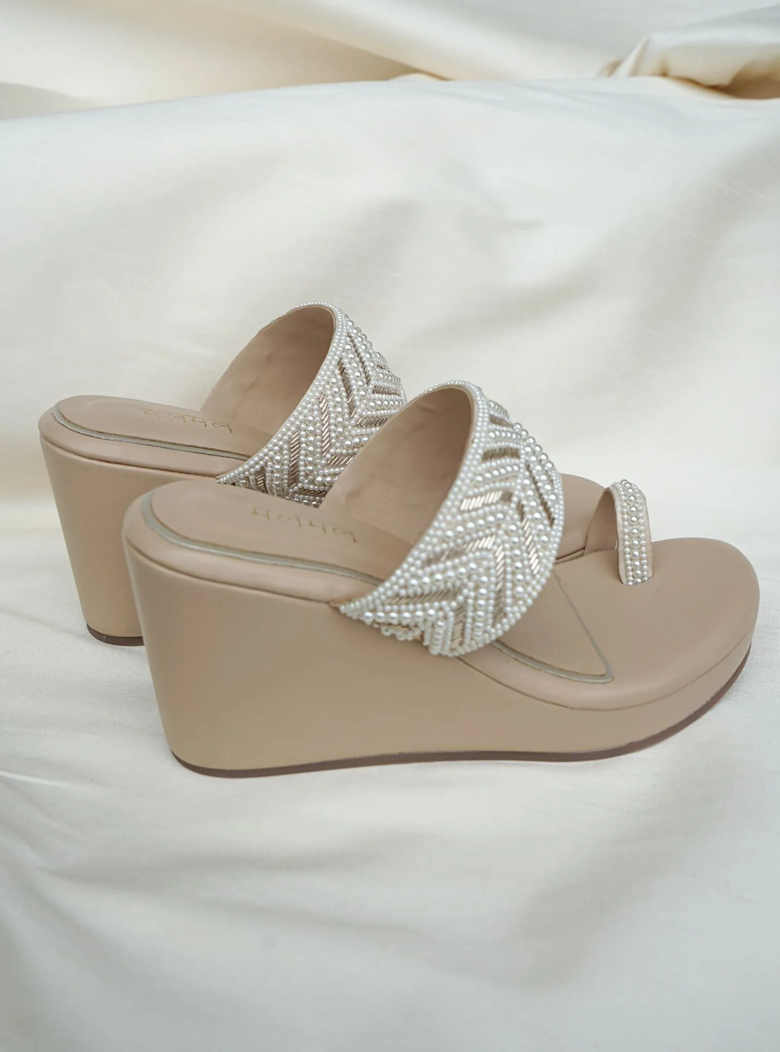 Mulmul Kaira Gold Vegan Kohla Wedges